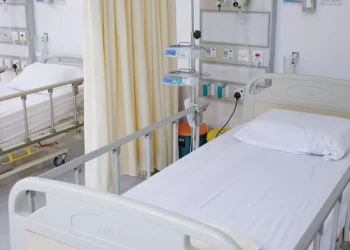 Condenado a 2 meses de prisão por atrasar tratamento de cancro do filho