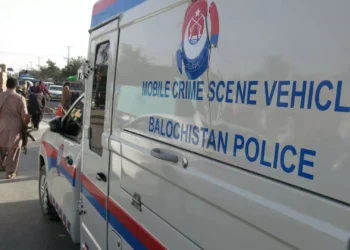 Explosão de carro-bomba mata quatro pessoas perto de mercado no Paquistão