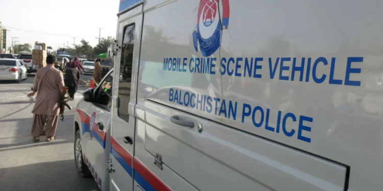 Explosão de carro-bomba mata quatro pessoas perto de mercado no Paquistão