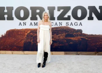 Por que os vestidos com botas são a nova obsessão fashion?