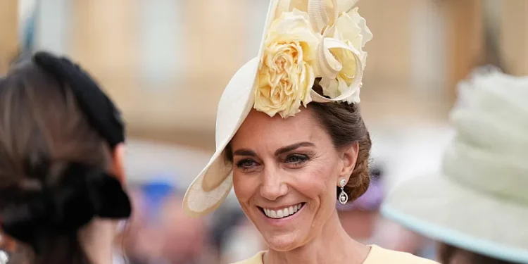 Rumo ao trono? Kate Middleton surpreende em looks fora da ‘armadura’