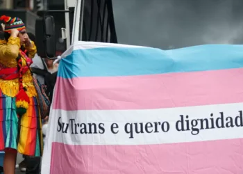 Menos de 6% dos projetos por direitos de pessoas trans avançam nos estados
