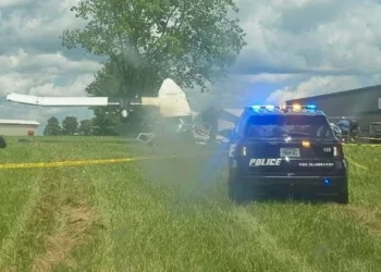 Avião com 20 pessoas a bordo cai no Tennessee. Não há vítimas mortais