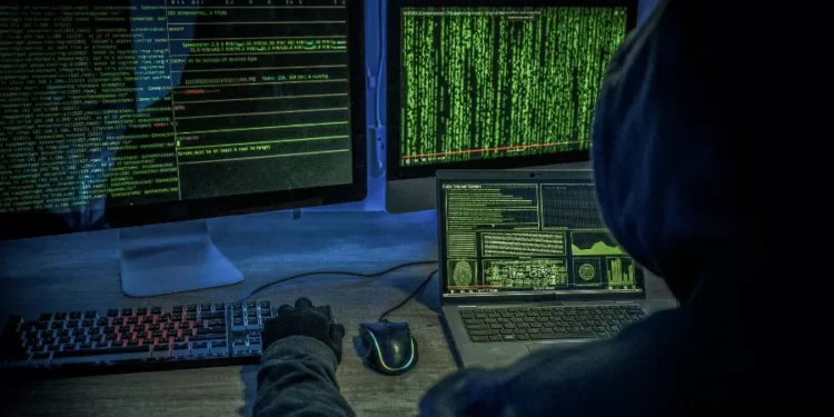 Violação de dados expõe senhas de Apple, Google e Facebook e outras empresas