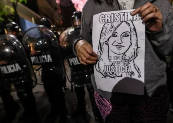 Supremo da Argentina confirma condenação da ex-Presidente Cristina Kirchner