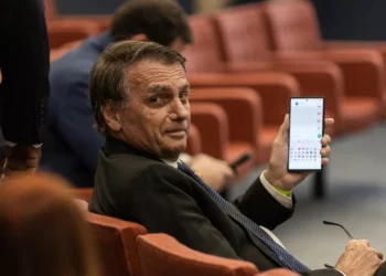 Bolsonaro diz que “nunca se falou em golpe”: “É uma coisa abominável”