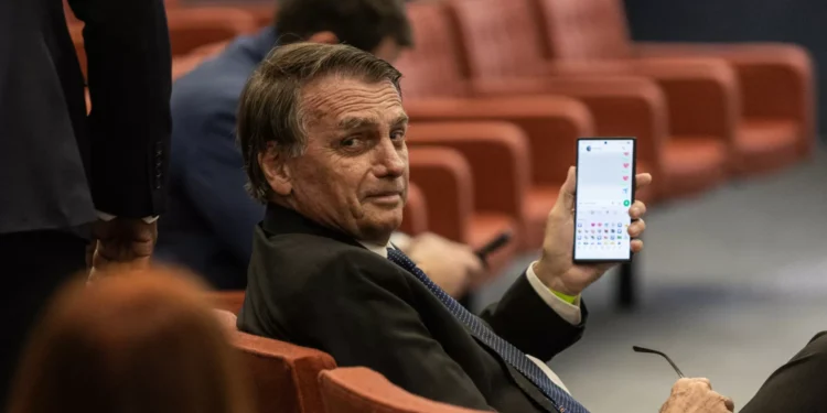 Bolsonaro diz que “nunca se falou em golpe”: “É uma coisa abominável”