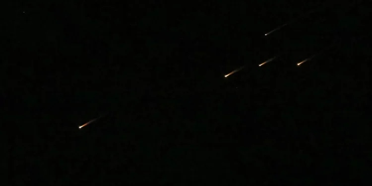 Irão inicia nova vaga de bombardeamentos contra Israel