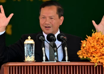 Camboja suspende importação de combustível da Tailândia devido a conflito