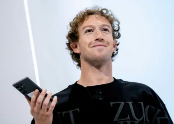 Mark Zuckerberg enfrenta julgamento de US$ 8 milhões por falha de privacidade