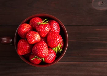 Morango do Amor vira febre nas redes: veja por que todo mundo quer provar