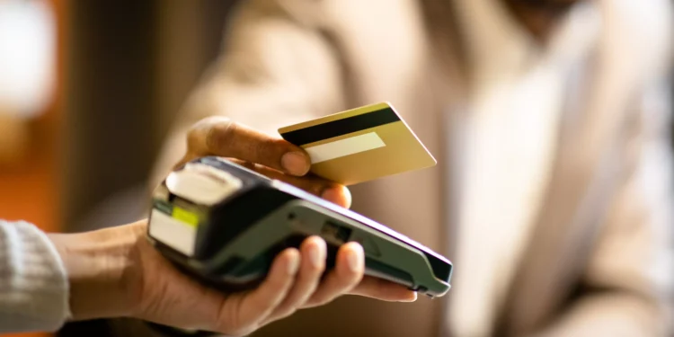 Golpe da maquininha se espalha pelo país: como se prevenir