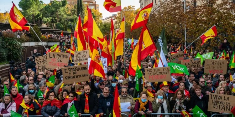 Vox propõe “repatriamento em massa” de milhões de migrantes em Espanha