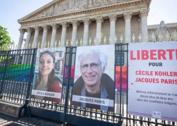 Três anos após detenção, Irão acusa casal francês de espiar para Israel
