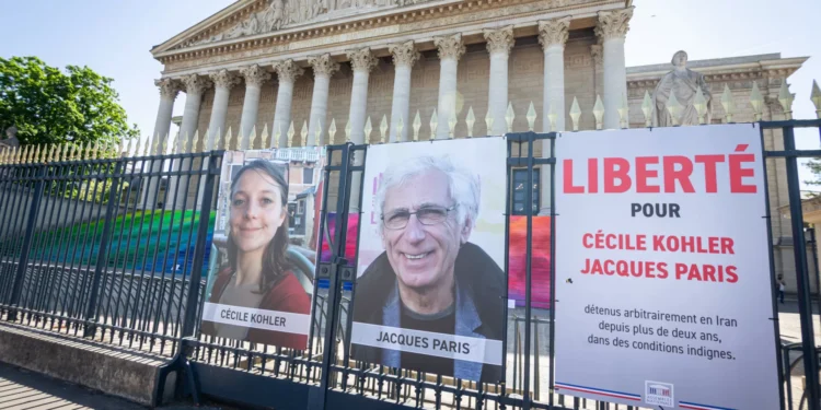 Três anos após detenção, Irão acusa casal francês de espiar para Israel