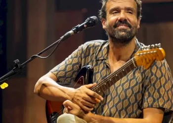 MIGUEL ARAÚJO: O POETAS DAS CANÇÕES QUE REPAGINOU A MÚSICA PORTUGUESA