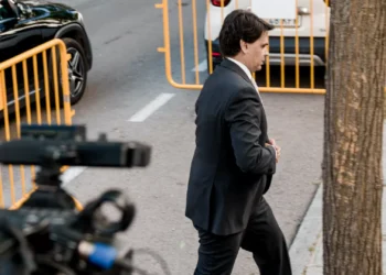 Justiça pede prisão para companheiro da líder da Comunidade de Madrid