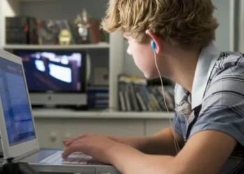 Vocabulário da Geração Alfa dificulta a identificação do bullying por pais e moderadores