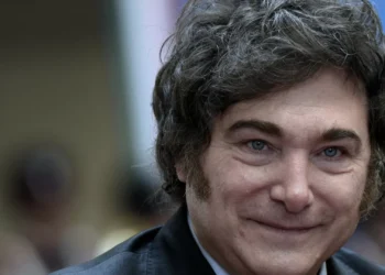 Milei vai recorrer da decisão que obriga Argentina a entregar 51% da YPF