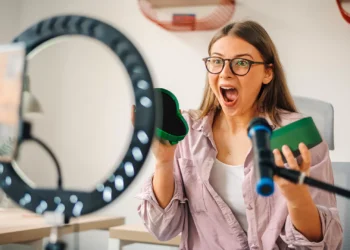 Profissão de influencer é meta cada vez mais cobiçada por jovens da geração Z