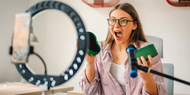 Profissão de influencer é meta cada vez mais cobiçada por jovens da geração Z