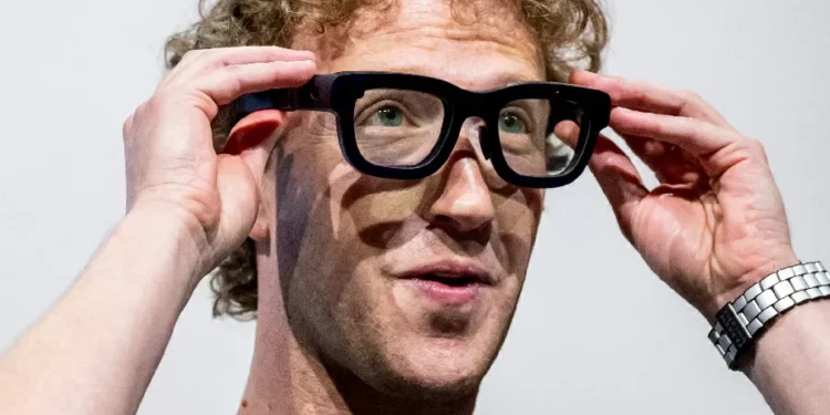 Pessoas sem óculos de IA estarão em desvantagem no futuro, diz Zuckerberg