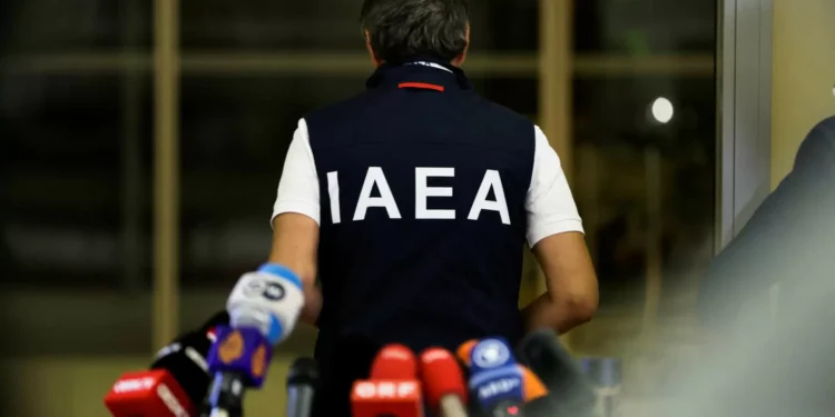 Responsável da AIEA vai ao Irão mas sem visitar instalações nucleares