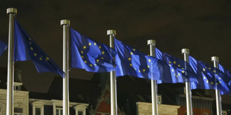 UE investiga voos Líbia-Bielorrússia por suspeita de apoio a imigração ilegal