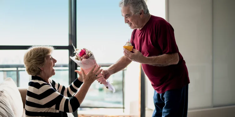 Amor não tem idade: o fenômeno do namoro e do casamento depois dos 60 anos