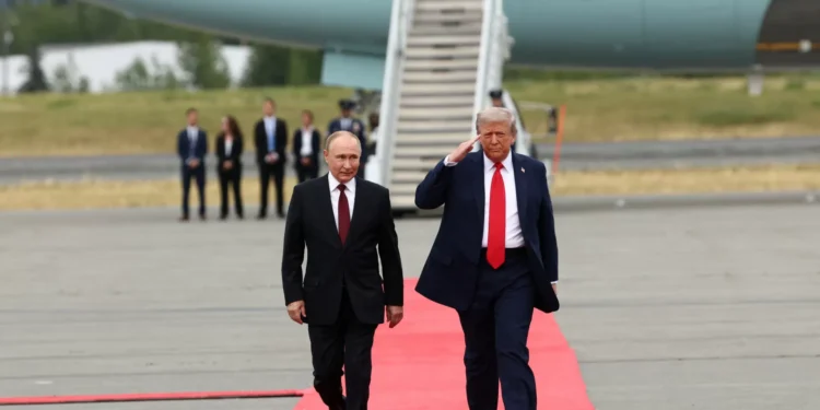As primeiras imagens do encontro entre Putin e Trump