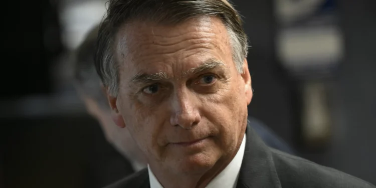 Bolsonaro será preso de vez? ChatGPT e outras IAs estimam probabilidade