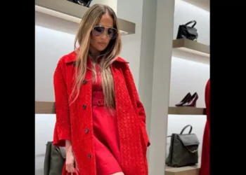 Revival: o item mais sexy e icônico da Valentino que Jennifer Lopez trouxe de volta