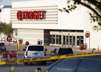 Menina de 4 anos, avô e funcionário são as vítimas de tiroteio no Texas