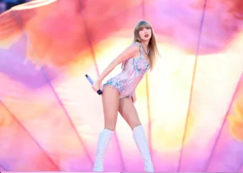 No palco ou no tapete vermelho: por que Taylor Swift sempre foi uma showgirl?