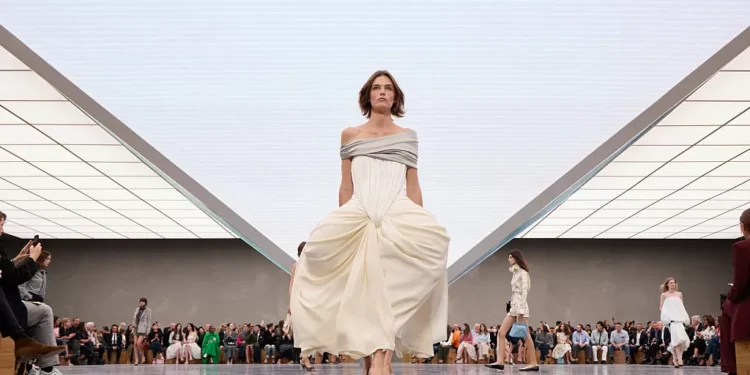 Você se atreve a entrar na Casa Dior?