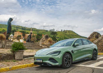 Levamos o BYD Seal para as curvas da Estrada dos Romeiros, em Itu