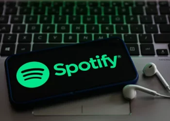 Spotify firma acordo com gravadoras para proteger artistas do uso indevido de IA