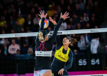 Após revés na semi, Brasil busca bronze no Mundial de vôlei de praia