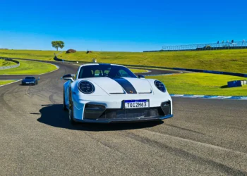 Ícone das pistas, Porsche 911 GT3 mantém potência e reduz as emissões