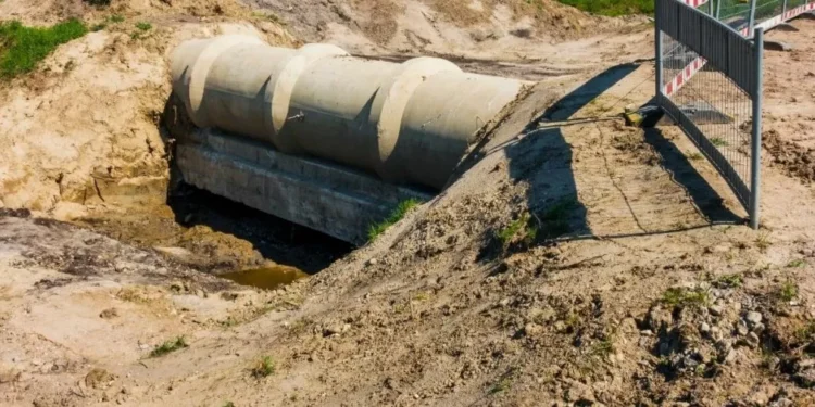 Universalizar água e esgoto no Brasil custa de R$ 301 a R$ 394 por pessoa