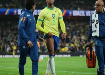 Zagueiro Gabriel Magalhães é cortado da seleção brasileira