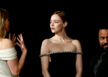 Emma Stone e um fio de ousadia que transforma…