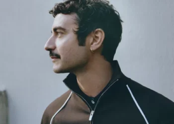 Durou só uma temporada: Dario Vitale deixa a Versace após apenas nove meses