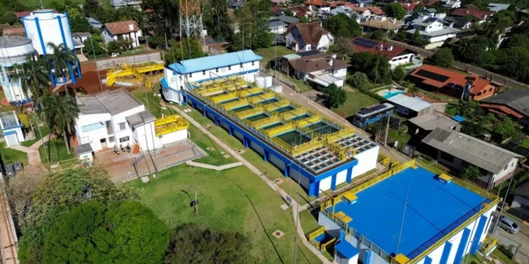 BNDES libera R$ 2 bilhões para Corsan ampliar rede de esgoto