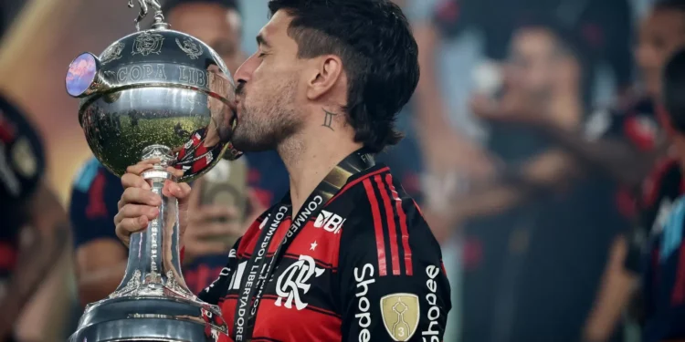 Arrascaeta é finalista no tradicional prêmio Rei da América