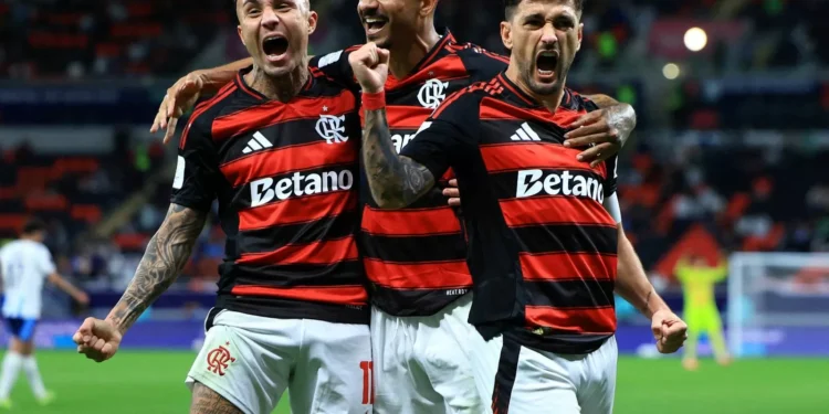 Flamengo enfrenta PSG em busca do título da Copa Intercontinental