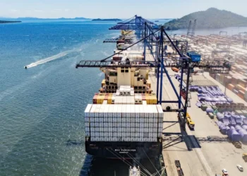 Portos do Paraná supera 70 milhões de toneladas no ano