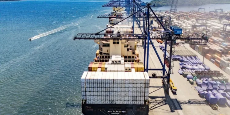 Portos do Paraná supera 70 milhões de toneladas no ano