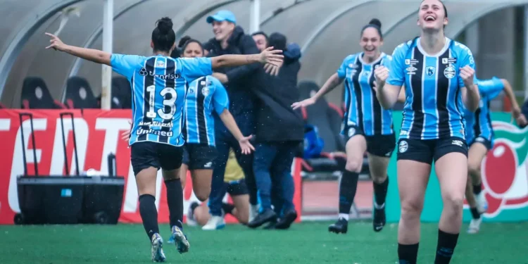 Com emoção, Grêmio e Flamengo avançam à final da Copinha Feminina