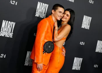 Kylie e Timothée: a arte de se vestir em dupla, sem perder estilo próprio